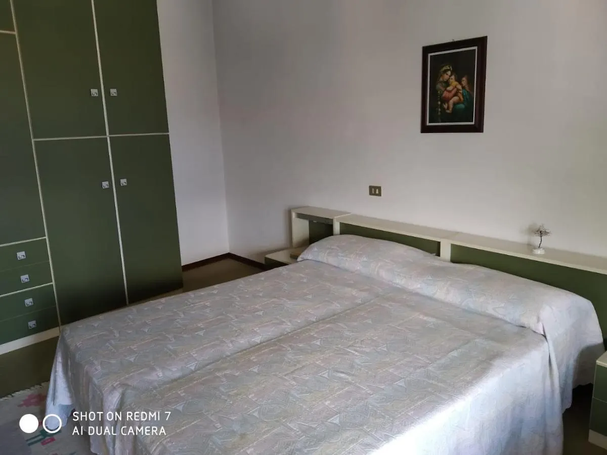 מלון טיניאלה Casa Lidia