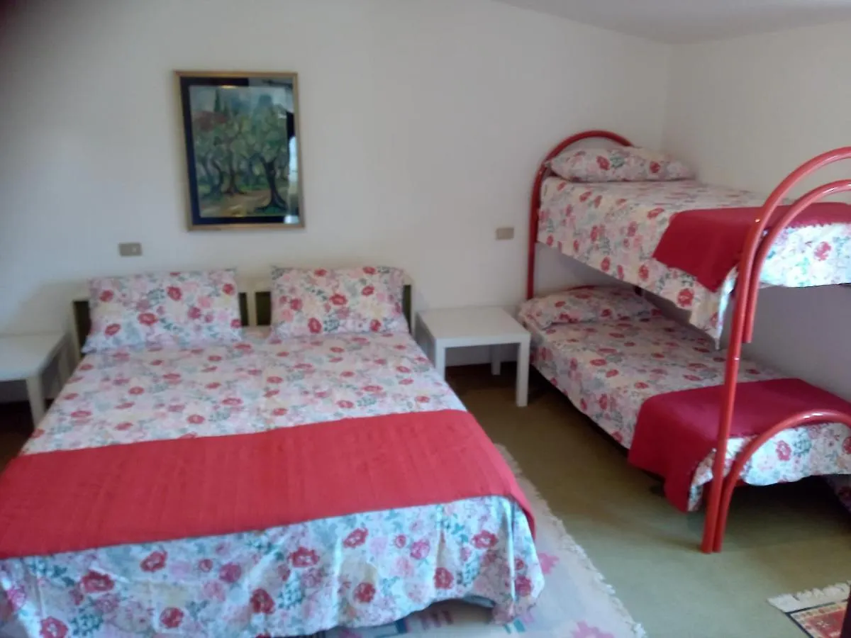 בית הארחה מלון טיניאלה Casa Lidia